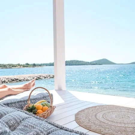 Oikos Buqez - New Villas 2021 Vila