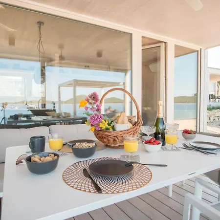 Oikos Buqez - New Villas 2021 Pakostane