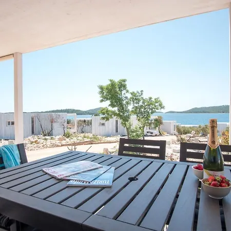 Oikos Buqez - New Villas 2021 * Pakoštane